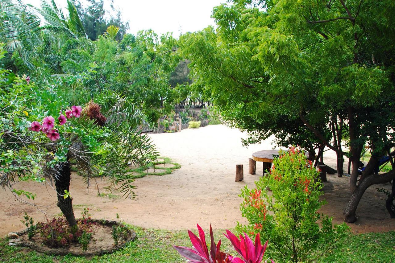Khomba Beach House Alankuda Extérieur photo