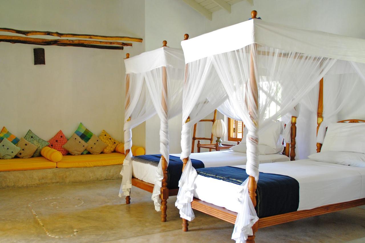 Khomba Beach House Alankuda Extérieur photo