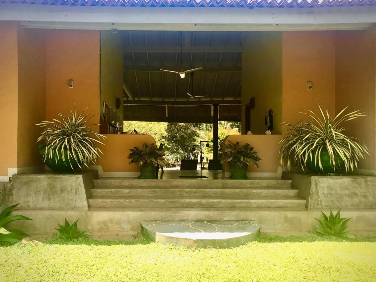 Khomba Beach House Alankuda Extérieur photo