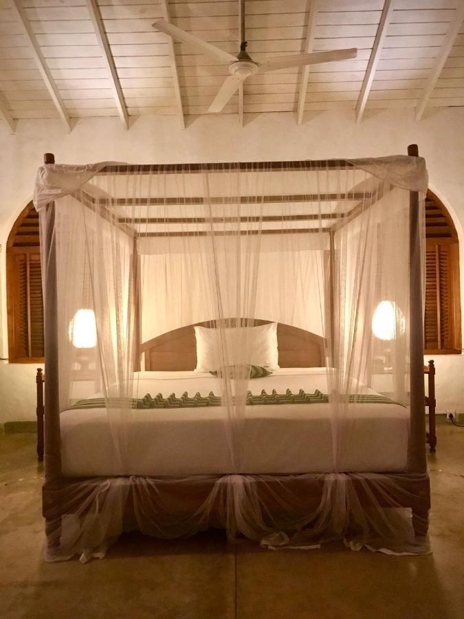 Khomba Beach House Alankuda Extérieur photo